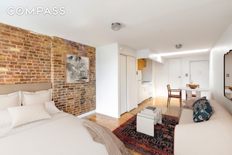 88 E 3rd St Unit 18, New York, NY 10003