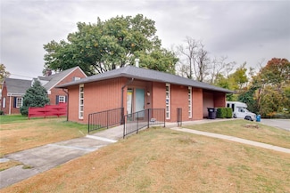 2201 State St, Alton, IL 62002