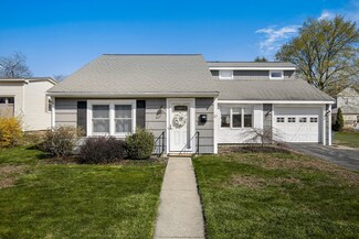 27 Nashua St, Ayer, MA 01432