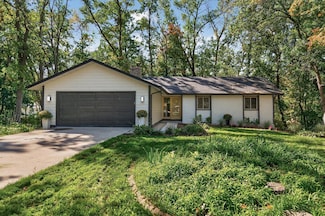 3225 Wellington Ln N, Plymouth, MN 55441