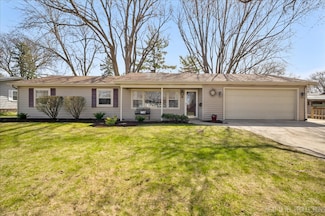 3 Candlewick Ct, North Aurora, IL 60542