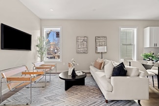 28 Hansborough St Unit 4, Boston, MA 02124