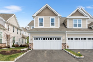 81 Great Hill Dr Unit 81, Bethel, CT 06801