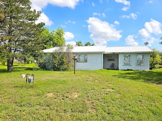 409 Heasley St, McLean, TX 79057