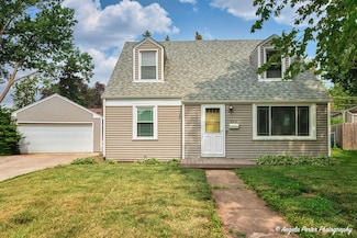 482 S Alfred Ave, Elgin, IL 60123