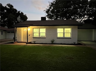 616 W 10th St, Corona, CA 92882