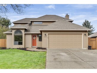 5715 SE Quiet Meadows Dr, Milwaukie, OR 97267
