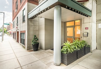 108 Peterborough St Unit 4G, Boston, MA 02215