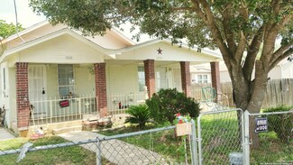 7809 E 3rd St, Somerset, TX 78069