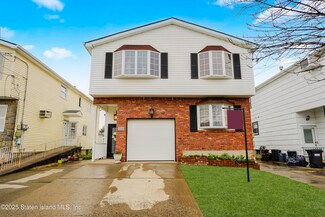 459 Riga St, Staten Island, NY 10306