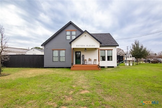 1611 Port Lavaca Dr, Victoria, TX 77901