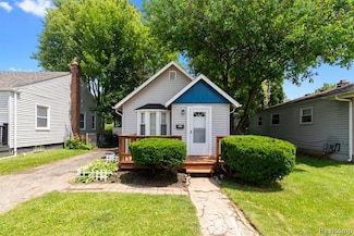 2814 Crooks Rd, Royal Oak, MI 48073