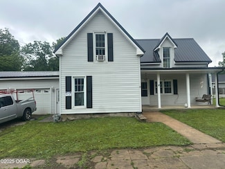306 E 10th St, Lamar, MO 64759