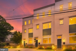 315 Dupont St, Philadelphia, PA 19128