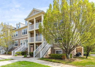 100 Evergreen Trail Unit E60, Lake Orion, MI 48362