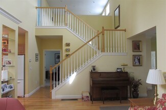 27 Eastridge Dr, Peterborough, NH 03458