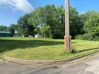 619-621 Hooker St, Jacksonville, IL 62650
