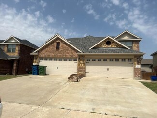 4918 Villas Dr, Sanger, TX 76266