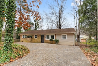 2209 Donnabrook Ln, Gastonia, NC 28052