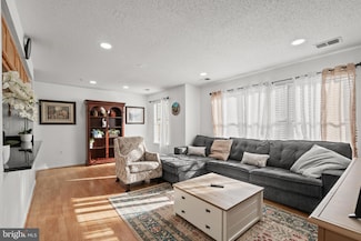 14201 Woolen Oak Ct Unit 4, Silver Spring, MD 20906