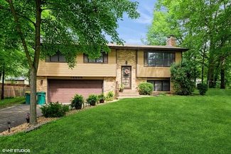 18406 Lakeview Point Dr NE, Wyoming, MN 55092