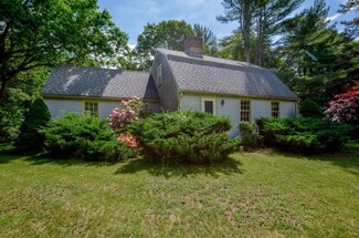 1016 Walnut Plain Rd, Rochester, MA 02770