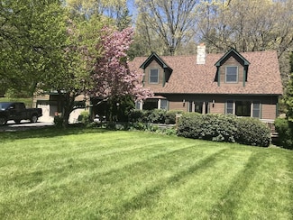 4 Kendall Ave, Sherborn, MA 01770