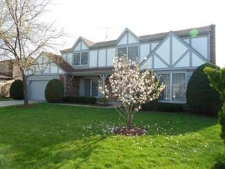 1212 Brian Cir, Libertyville, IL 60048