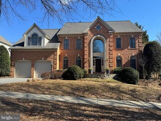 13717 Willow Tree Dr, Rockville, MD 20850