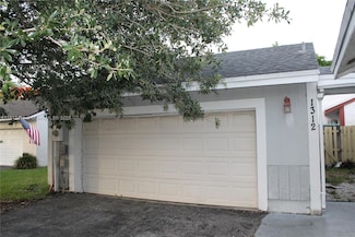 1312 N Quetzal Ct, Homestead, FL 33035