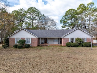 199 Meadowlark Ln, Fitzgerald, GA 31750