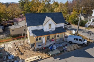 211 E 10th St, Fayetteville, AR 72701