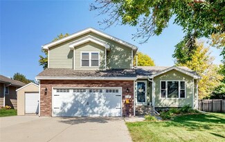 715 SE Dolan Dr, Grimes, IA 50111