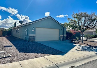 669 W Silver Reef Ct, Casa Grande, AZ 85122