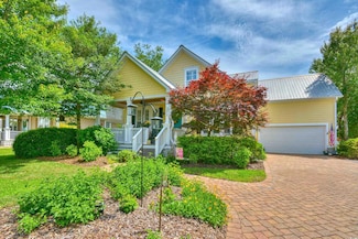 305 Goddard Ln, Murrells Inlet, SC 29576