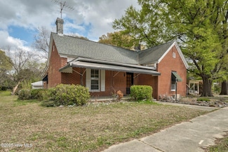 733 Falls Rd, Rocky Mount, NC 27804