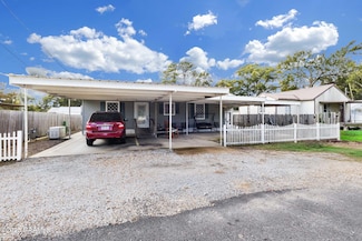 708 E Jeff Davis Ave, Rayne, LA 70578