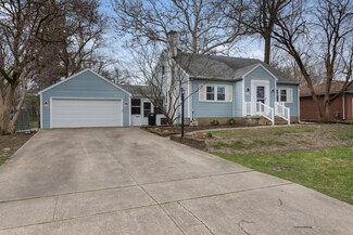 1307 W Healey St, Champaign, IL 61821