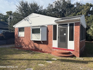 329 Demper Dr, Jacksonville, FL 32208