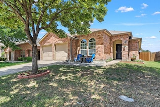 1301 Mockingbird Dr, Aubrey, TX 76227