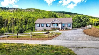 1060 Birdsong Rd, King, NC 27021