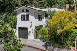 8421 Kirkwood Dr, Los Angeles, CA 90046