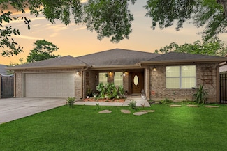 631 Apache St, Houston, TX 77022