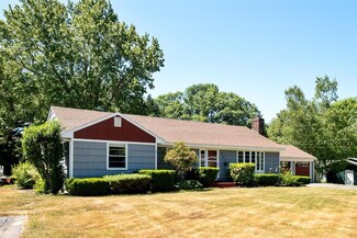 27 Sunset Dr, Greenland, NH 03840