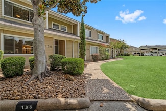 135 April Point Dr S, Montgomery, TX 77356