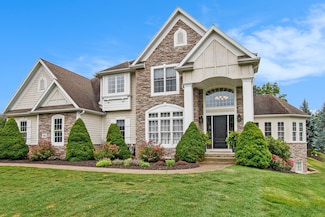310 River Run Dr, Saint Joseph, MI 49085