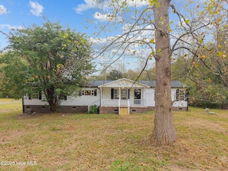 214 Jenkins Rd, Jacksonville, NC 28540