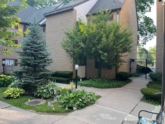 181 Loomis Dr Unit 129, West Hartford, CT 06107