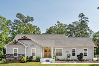 723 Sunset Cove Dr, West Union, SC 29696