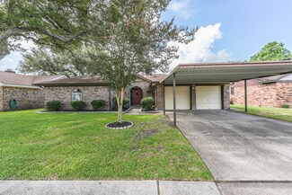 1706 S Park Side Dr, Deer Park, TX 77536